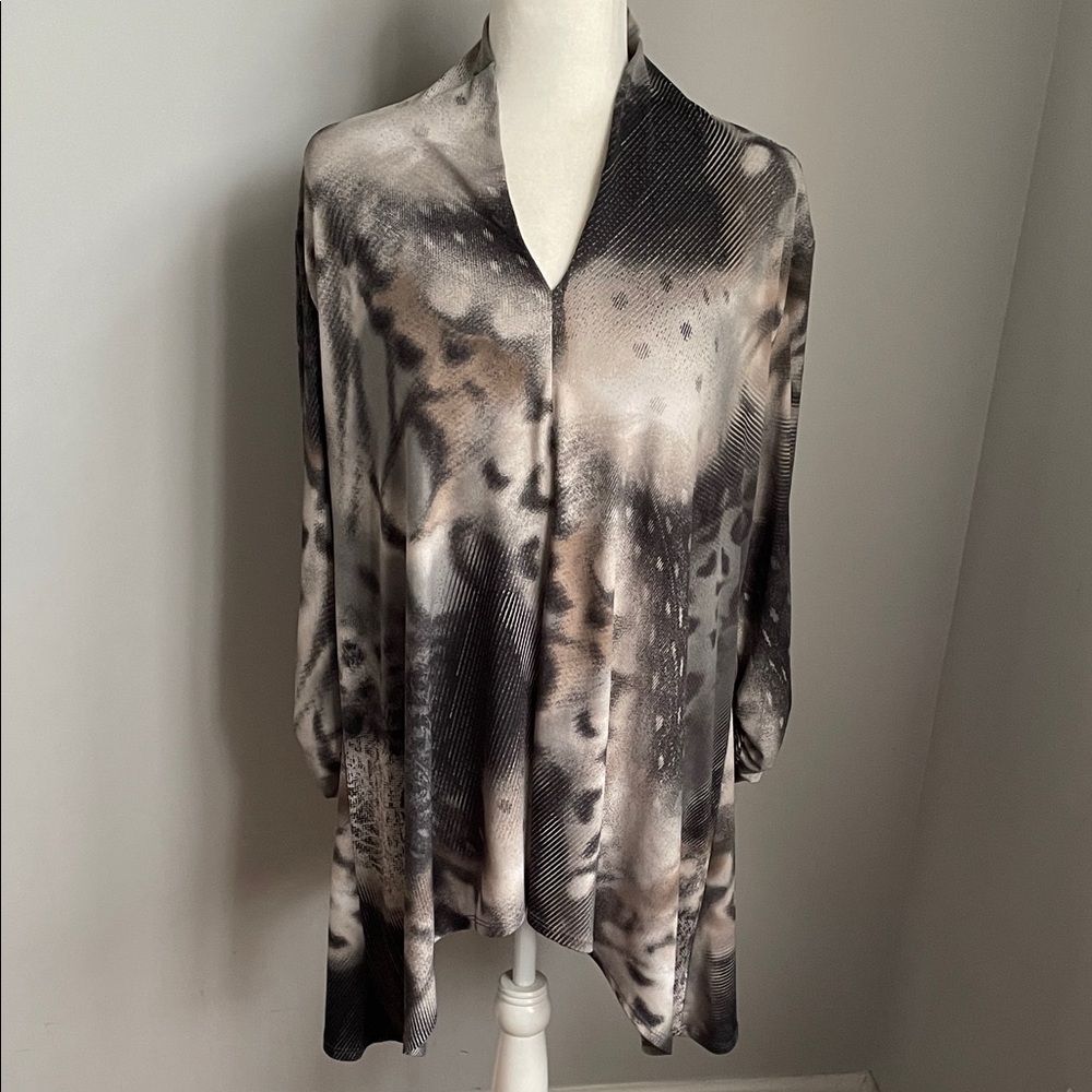 Clara Sun Woo Abstract Neutral Print V-neck Tunic Top in Black and Cream XL